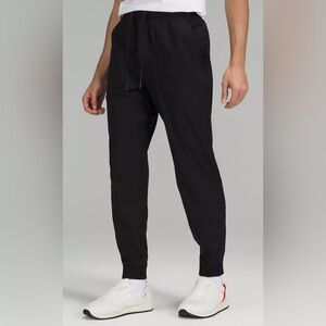 LuLulemon Men’s Stretchy Jogger In Black, Great Condition, Comfortable, Travel